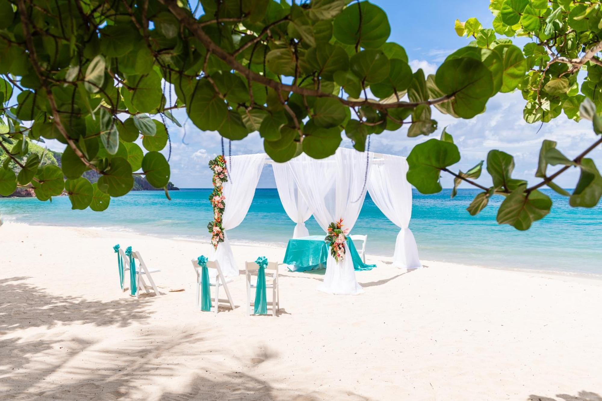 Mount Cinnamon Resort & Beach Club St. George's Exterior foto